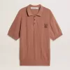 Polo pentru bărbați, de culoare cărămiziu, cu logo brodat. Polo pentru bărbați, de culoare cărămiziu, cu logo brodat.