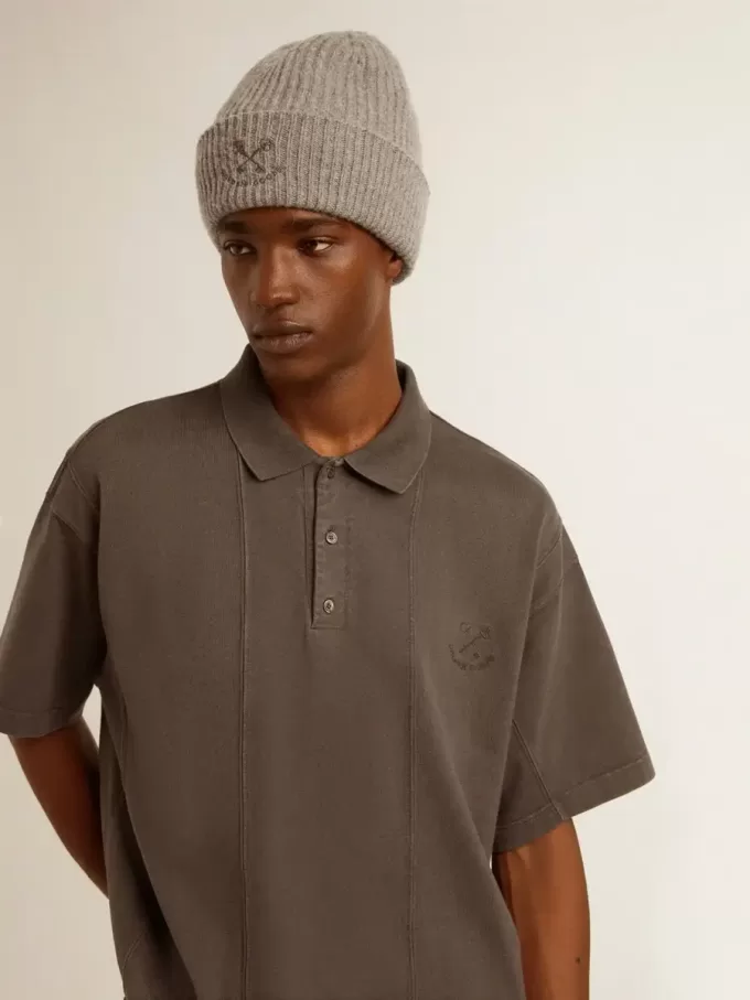 Polo pentru bărbați din bumbac, de culoare gri antracit, cu broderie Polo pentru bărbați din bumbac, de culoare gri antracit, cu broderie
