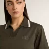 Polo scurt pentru femei din tricou verde militar cu broderie Polo scurt pentru femei din tricou verde militar cu broderie