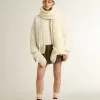 Pulover cu guler rotund pentru femei, din lână merino albă, cu cristale pe toată suprafața Pulover cu guler rotund pentru femei, din lână merino albă, cu cristale pe toată suprafața