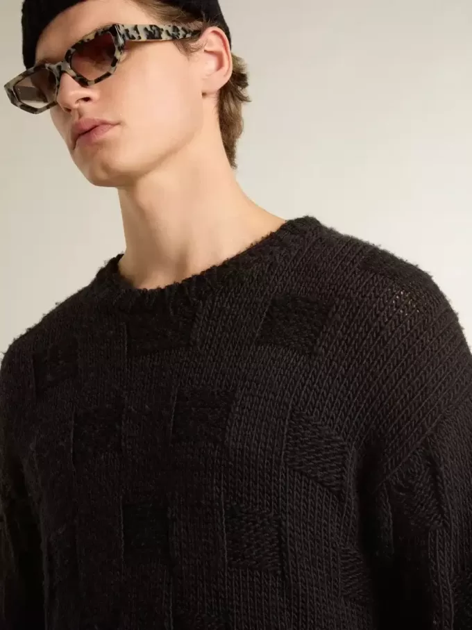Pulover negru din lână pentru bărbați, cu efect uzat Pulover negru din lână pentru bărbați, cu efect uzat