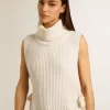 Pulover unisex alb, fără mâneci, cu guler înalt, din lână cu nervuri Pulover unisex alb, fără mâneci, cu guler înalt, din lână cu nervuri