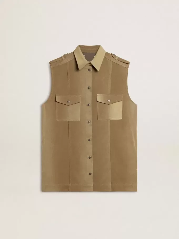 Rochie cămașă pentru femei din denim de culoare nisipiu, cu detalii militare Rochie cămașă pentru femei din denim de culoare nisipiu, cu detalii militare