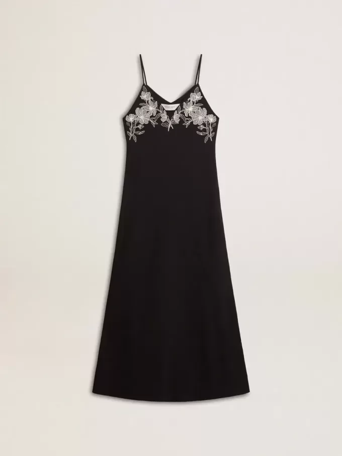 Rochie neagră pentru femei, cu broderie Rochie neagră pentru femei, cu broderie