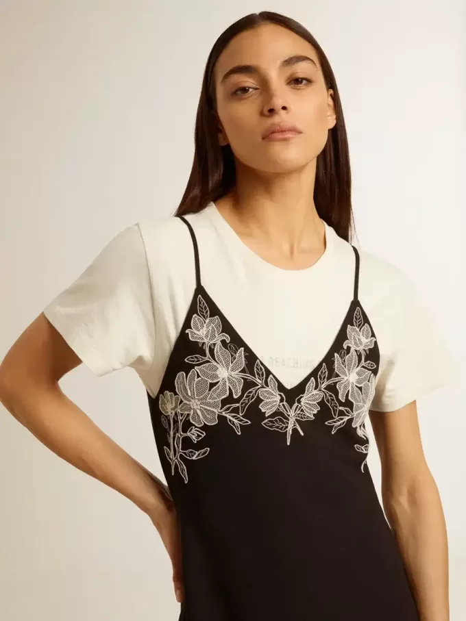 Rochie neagră pentru femei, cu broderie Rochie neagră pentru femei, cu broderie