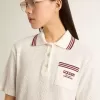 Rochie polo Oasis pentru femei din jersey perforat alb cu dungi burgund Rochie polo Oasis pentru femei din jersey perforat alb cu dungi burgund