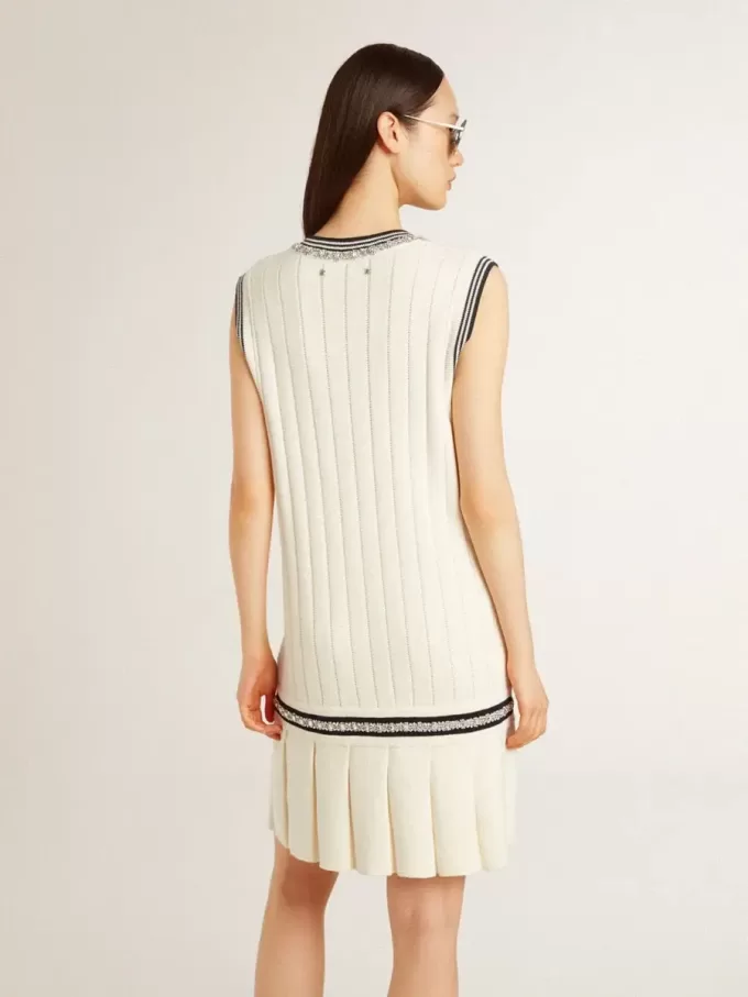 Rochie vestă din bumbac alb uzat pentru femei, cu nervuri albastru închis și cristale Rochie vestă din bumbac alb uzat pentru femei, cu nervuri albastru închis și cristale