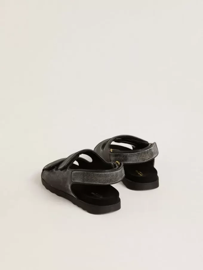 Sandale Noa Young din piele neagră uzată Sandale Noa Young din piele neagră uzată