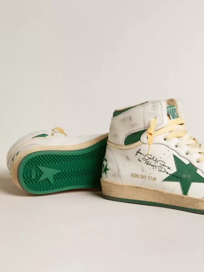 Sky-Star din piele albă cu stea din piele verde Sky-Star din piele albă cu stea din piele verde