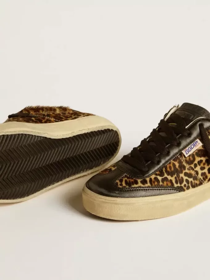 Soul Star din piele de ponei cu imprimeu leopard, cu călcâi și inserții din piele nappa neagră Soul Star din piele de ponei cu imprimeu leopard, cu călcâi și inserții din piele nappa neagră