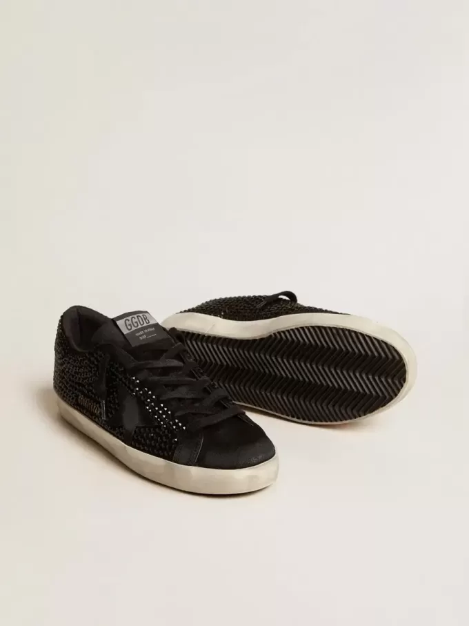 Super-Star din piele de căprioară neagră cu cristale Swarovski și stea din piele de căprioară neagră Super-Star din piele de căprioară neagră cu cristale Swarovski și stea din piele de căprioară neagră