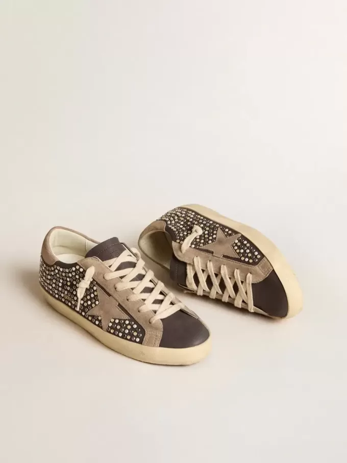Super-Star LTD din nubuc gri cu perle Swarovski și stea din piele de căprioară Super-Star LTD din nubuc gri cu perle Swarovski și stea din piele de căprioară