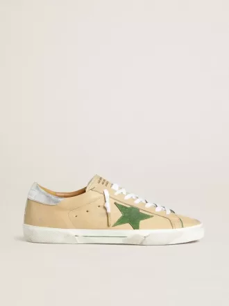 Super-Star LTD din piele bej cu stea din piele de căprioară verde și călcâi din piele argintie Super-Star LTD din piele bej cu stea din piele de căprioară verde și călcâi din piele argintie
