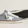Super-Star LTD din piele nubuc albastru deschis, cu stea din piele albă și călcâi din piele maro Super-Star LTD din piele nubuc albastru deschis, cu stea din piele albă și călcâi din piele maro