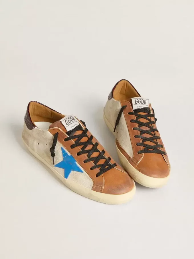 Super-Star LTD pentru bărbați, de culoare bej, cu stea albastră deschisă și talpă cu imprimeu crocodil Super-Star LTD pentru bărbați, de culoare bej, cu stea albastră deschisă și talpă cu imprimeu crocodil