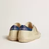 Super-Star LTD pentru bărbați din nubuc cu stea din piele albă și bandă albastră pe călcâi Super-Star LTD pentru bărbați din nubuc cu stea din piele albă și bandă albastră pe călcâi