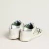 Super-Star LTD pentru bărbați, din piele de căprioară albă și plasă, cu stea din piele verde și talpă argintie Super-Star LTD pentru bărbați, din piele de căprioară albă și plasă, cu stea din piele verde și talpă argintie