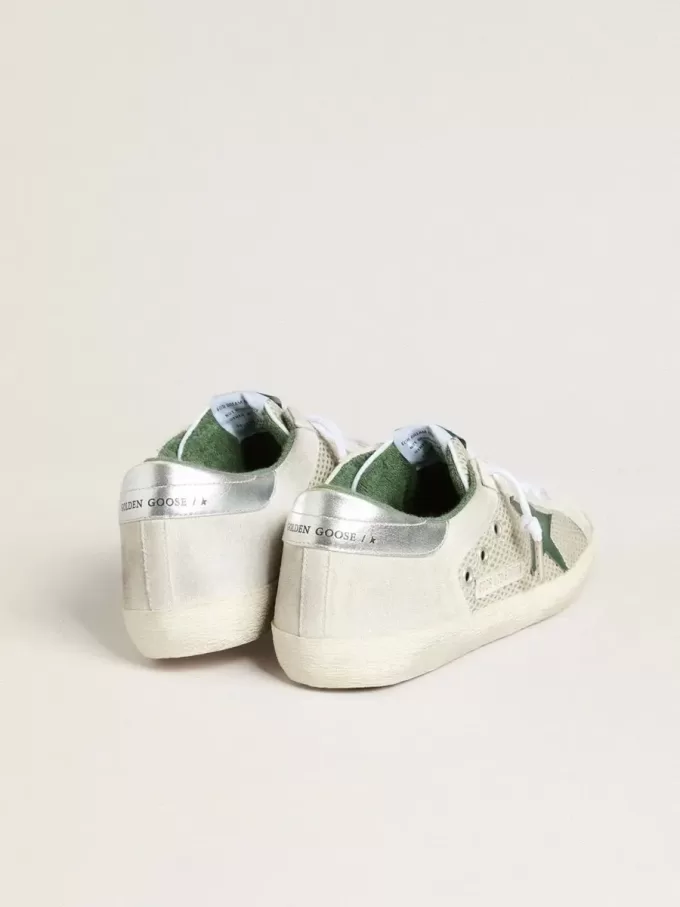 Super-Star LTD pentru bărbați, din piele de căprioară albă și plasă, cu stea din piele verde și talpă argintie Super-Star LTD pentru bărbați, din piele de căprioară albă și plasă, cu stea din piele verde și talpă argintie