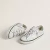 Super-Star LTD pentru femei, cu stea din piele albă și călcâi din piele de căprioară verde Super-Star LTD pentru femei, cu stea din piele albă și călcâi din piele de căprioară verde