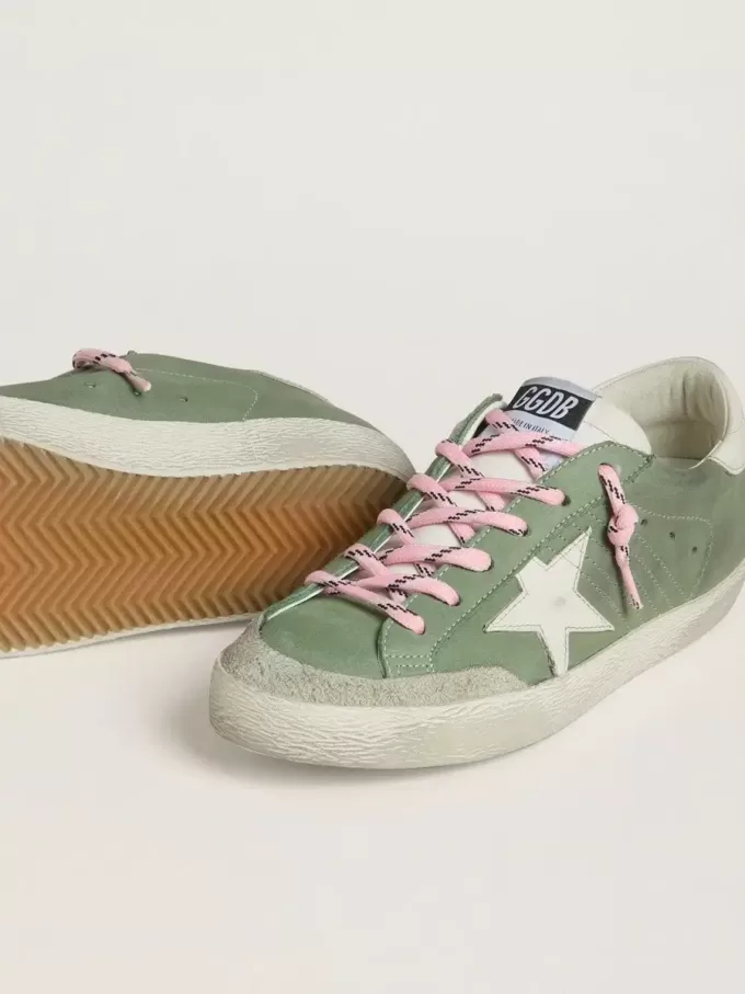 Super-Star LTD pentru femei, din nubuc verde, cu stea și călcâi din piele albă Super-Star LTD pentru femei, din nubuc verde, cu stea și călcâi din piele albă