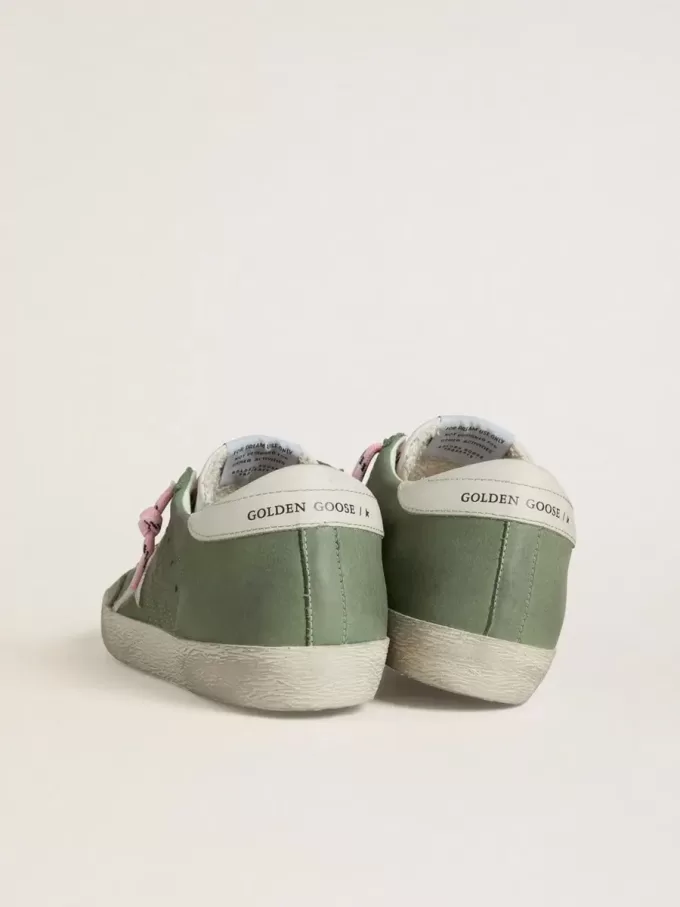 Super-Star LTD pentru femei, din nubuc verde, cu stea și călcâi din piele albă Super-Star LTD pentru femei, din nubuc verde, cu stea și călcâi din piele albă