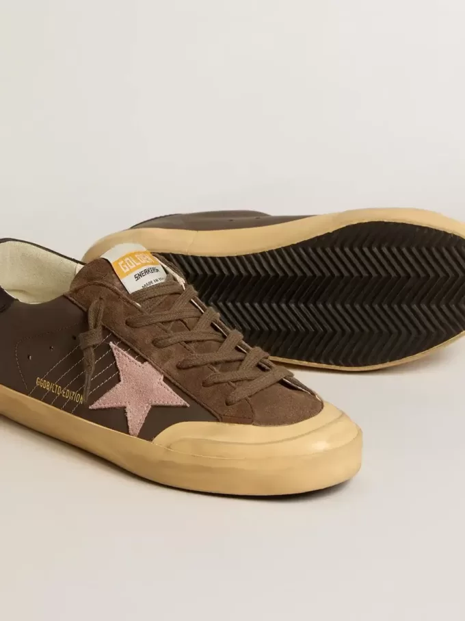 Super-Star Penstar LTD pentru femei, din piele maro cu stea din piele de căprioară roz Super-Star Penstar LTD pentru femei, din piele maro cu stea din piele de căprioară roz