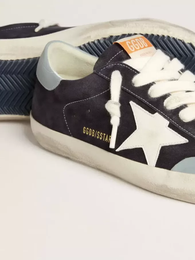 Super-Star pentru bărbați din piele de căprioară albastru închis, cu stea din piele albă și călcâi din piele albastru deschis Super-Star pentru bărbați din piele de căprioară albastru închis, cu stea din piele albă și călcâi din piele albastru deschis