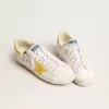 Super-Star pentru bărbați din plasă și piele nappa, cu stea din piele galbenă și bandă pe călcâi Super-Star pentru bărbați din plasă și piele nappa, cu stea din piele galbenă și bandă pe călcâi