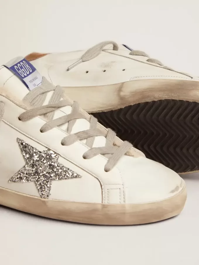 Super-Star pentru femei, cu căptușeală din piele de oaie și stea argintie strălucitoare Super-Star pentru femei, cu căptușeală din piele de oaie și stea argintie strălucitoare