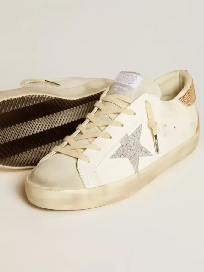 Super-Star pentru femei, din piele, cu stea din cristal Swarovski și bandă pe călcâi Super-Star pentru femei, din piele, cu stea din cristal Swarovski și bandă pe călcâi