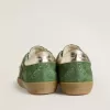 Super-Star pentru femei din piele de căprioară verde cu stea albă Super-Star pentru femei din piele de căprioară verde cu stea albă