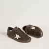 Super-Star pentru femei din piele maro închis cu stea din piele de căprioară crem și ținte Super-Star pentru femei din piele maro închis cu stea din piele de căprioară crem și ținte