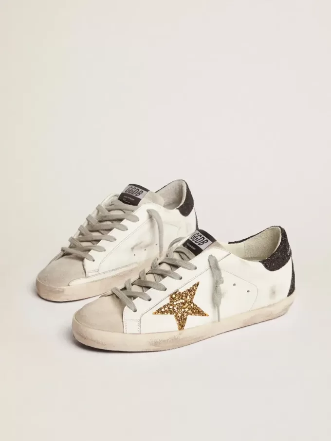 Super-Star pentru femei din piele nappa cu stea aurie strălucitoare și călcâi negru strălucitor Super-Star pentru femei din piele nappa cu stea aurie strălucitoare și călcâi negru strălucitor