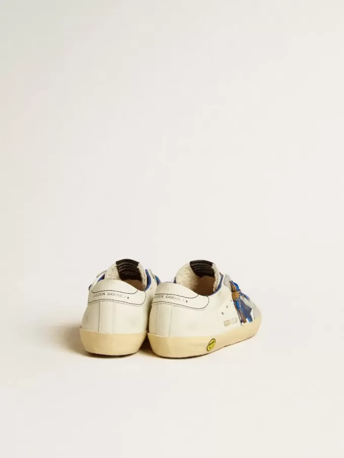 Super-Star Young cu stea din piele albastră și inserții din piele de căprioară gri gheață Super-Star Young cu stea din piele albastră și inserții din piele de căprioară gri gheață