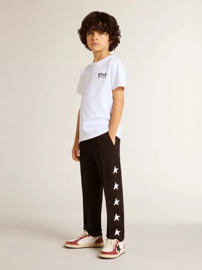 Tricou alb cu logo și stea negre contrastante Tricou alb cu logo și stea negre contrastante
