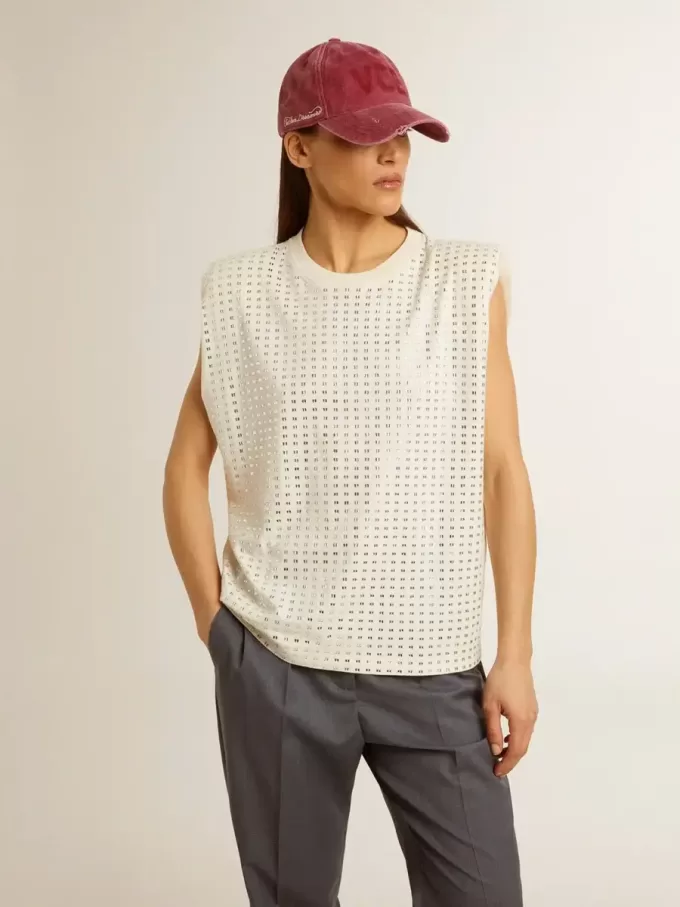 Tricou alb fără mâneci, îmbătrânit, împodobit cu cristale Tricou alb fără mâneci, îmbătrânit, împodobit cu cristale