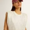 Tricou alb fără mâneci, îmbătrânit, împodobit cu cristale Tricou alb fără mâneci, îmbătrânit, împodobit cu cristale