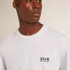 Tricou alb pentru bărbați cu stea albastră închisă pe spate Tricou alb pentru bărbați cu stea albastră închisă pe spate