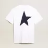 Tricou alb pentru bărbați cu stea albastră închisă pe spate Tricou alb pentru bărbați cu stea albastră închisă pe spate