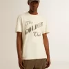 Tricou alb pentru bărbați, din bumbac îmbătrânit, cu imprimeu auriu Tricou alb pentru bărbați, din bumbac îmbătrânit, cu imprimeu auriu