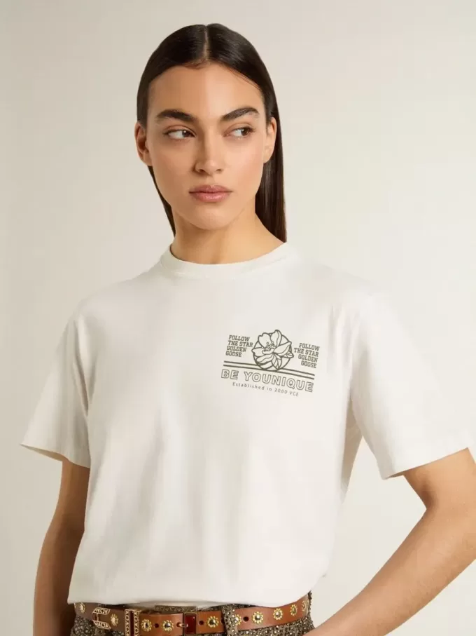 Tricou alb pentru femei cu imprimeu negru pe piept Tricou alb pentru femei cu imprimeu negru pe piept