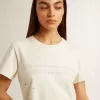 Tricou alb pentru femei, din bumbac, cu imprimeu și broderie Tricou alb pentru femei, din bumbac, cu imprimeu și broderie