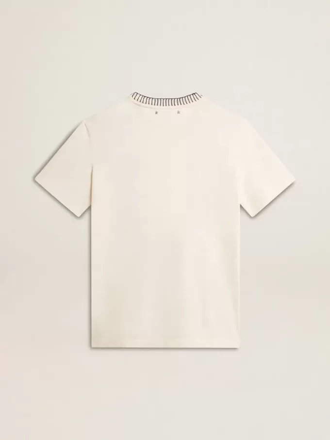 Tricou alb pentru femei din bumbac îmbătrânit, cu broderie manuală Tricou alb pentru femei din bumbac îmbătrânit, cu broderie manuală