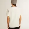 Tricou alb pentru femei din bumbac îmbătrânit, cu broderie manuală Tricou alb pentru femei din bumbac îmbătrânit, cu broderie manuală