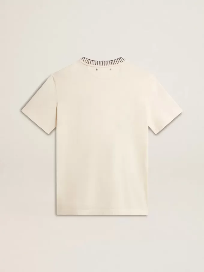 Tricou alb pentru femei din bumbac îmbătrânit, cu broderie manuală Tricou alb pentru femei din bumbac îmbătrânit, cu broderie manuală