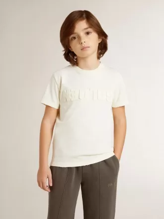 Tricou crem pentru băieți, cu logo în relief Tricou crem pentru băieți, cu logo în relief