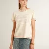 Tricou crem pentru femei cu accente roșii estompate Tricou crem pentru femei cu accente roșii estompate