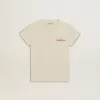 Tricou din bumbac pentru fete, de culoare albă uzată, cu broderie roșie pe piept Tricou din bumbac pentru fete, de culoare albă uzată, cu broderie roșie pe piept
