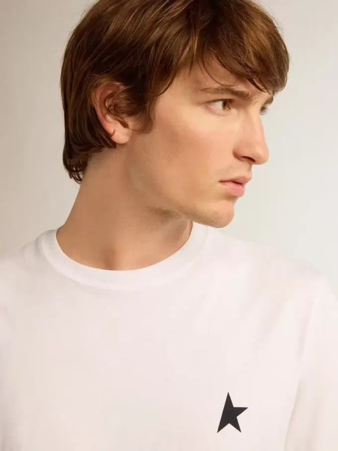 Tricou din colecția White Star cu stea neagră pe față Tricou din colecția White Star cu stea neagră pe față