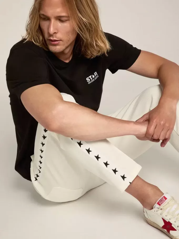 Tricou negru pentru bărbați, cu logo alb contrastant și stea Tricou negru pentru bărbați, cu logo alb contrastant și stea